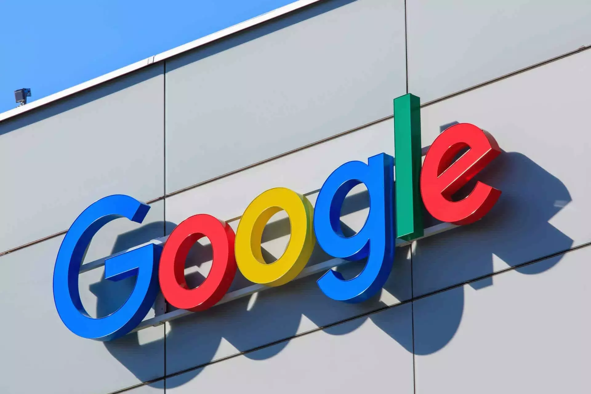 «Έπεσε» η Google: Σοβαρά προβλήματα σε Gmail και YouTube