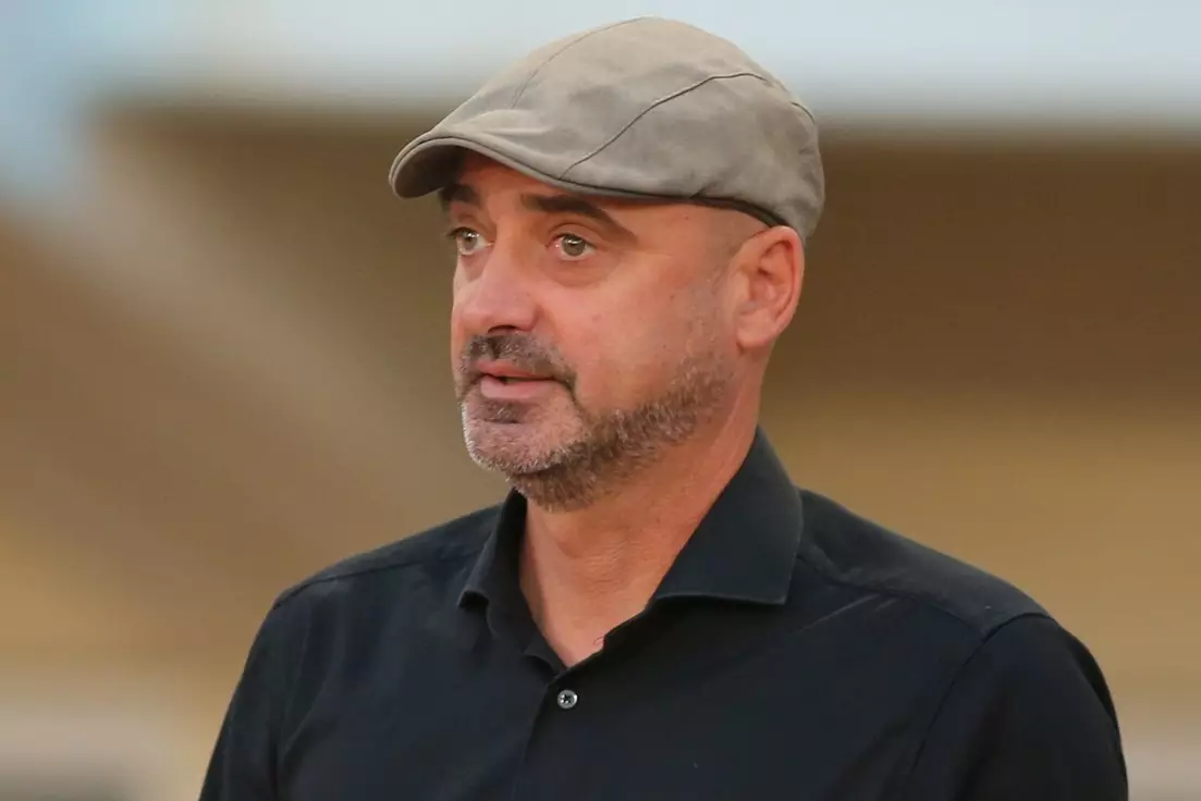 &Epsilon;&pi;&iota;&sigma;&tau;&rho;έ&phi;&epsilon;&iota; &sigma;&tau;&omicron;&nu; &Alpha;&sigma;&tau;έ&rho;&alpha; &Tau;&rho;ί&pi;&omicron;&lambda;&eta;&sigmaf; &omicron; &Mu;ί&lambda;&alpha;&nu; &Rho;ά&sigma;&tau;&alpha;&beta;&alpha;&tau;&sigmaf;