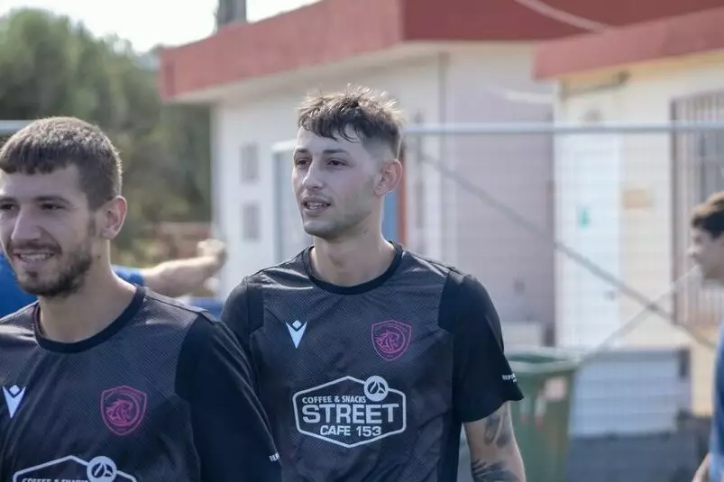 &Beta;1 &Epsilon;&Pi;&Sigma;&Eta;: &Sigma;&tau;&eta;&nu; &kappa;&omicron;&rho;&upsilon;&phi;ή &omicron; &Sigma;&eta;&mu;&alpha;&iota;ά&kappa;&eta;&sigmaf;, &pi;ί&sigma;&omega; &tau;&omicron;&upsilon; &Pi;&alpha;&nu;&tau;&epsilon;&lambda;ί&delta;&eta;&sigmaf; &kappa;&alpha;&iota; &Gamma;&kappa;ί&nu;&iota;