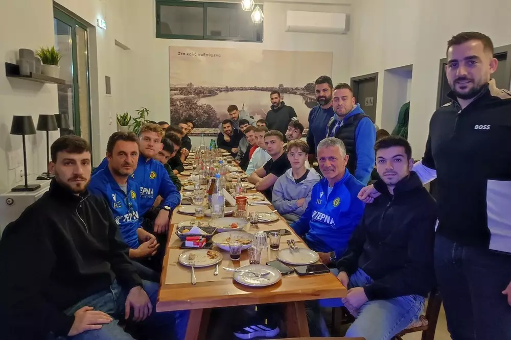 Δείπνο απο τον Κωνσταντίνο Αγγελάκη στον Ανθεστίωνα