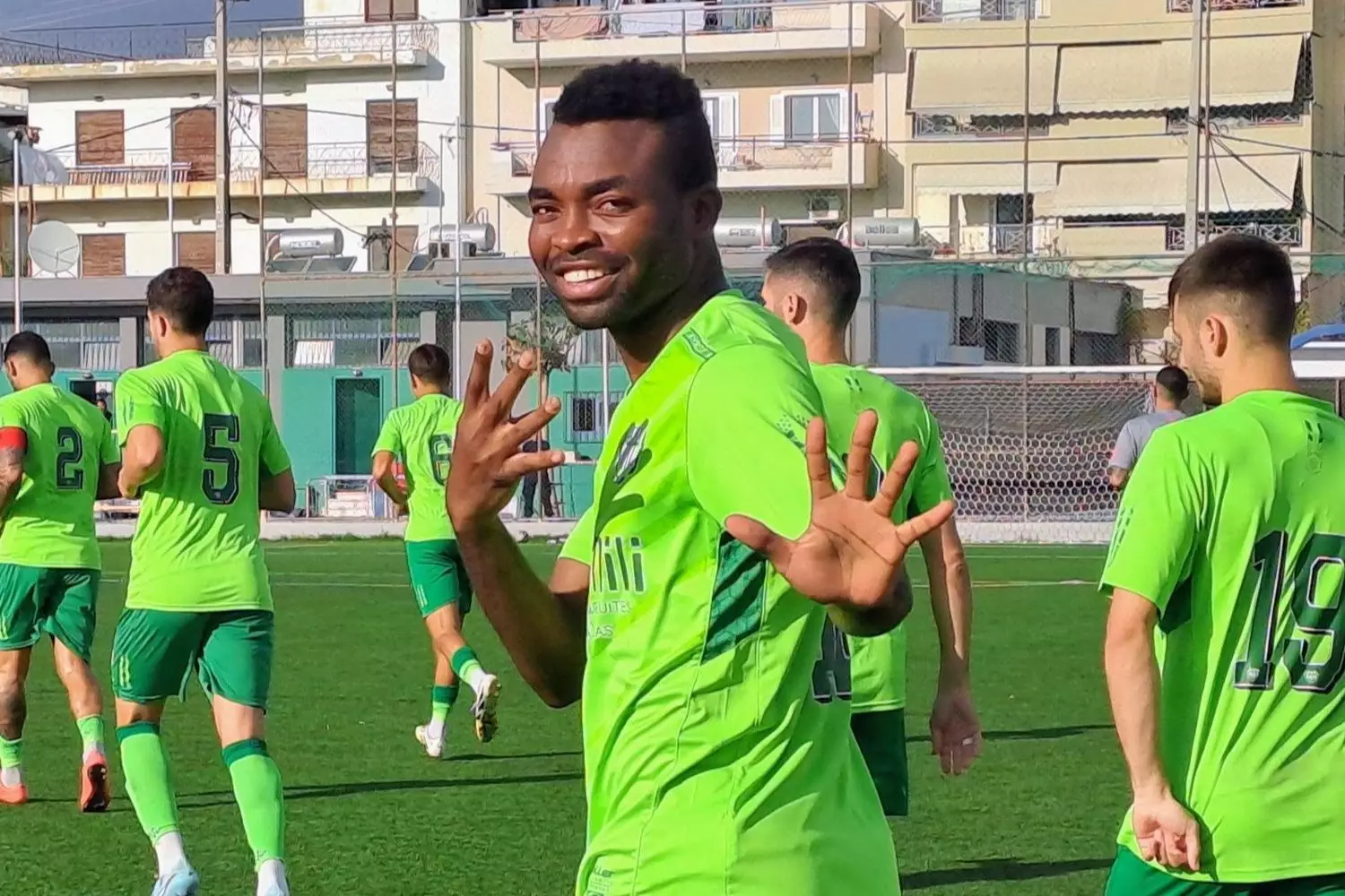 Χωρίς τέσσερις η σημερινή προπόνηση του Γιούχτα  – Εκτός για 3 εβδομάδες ο Άντο