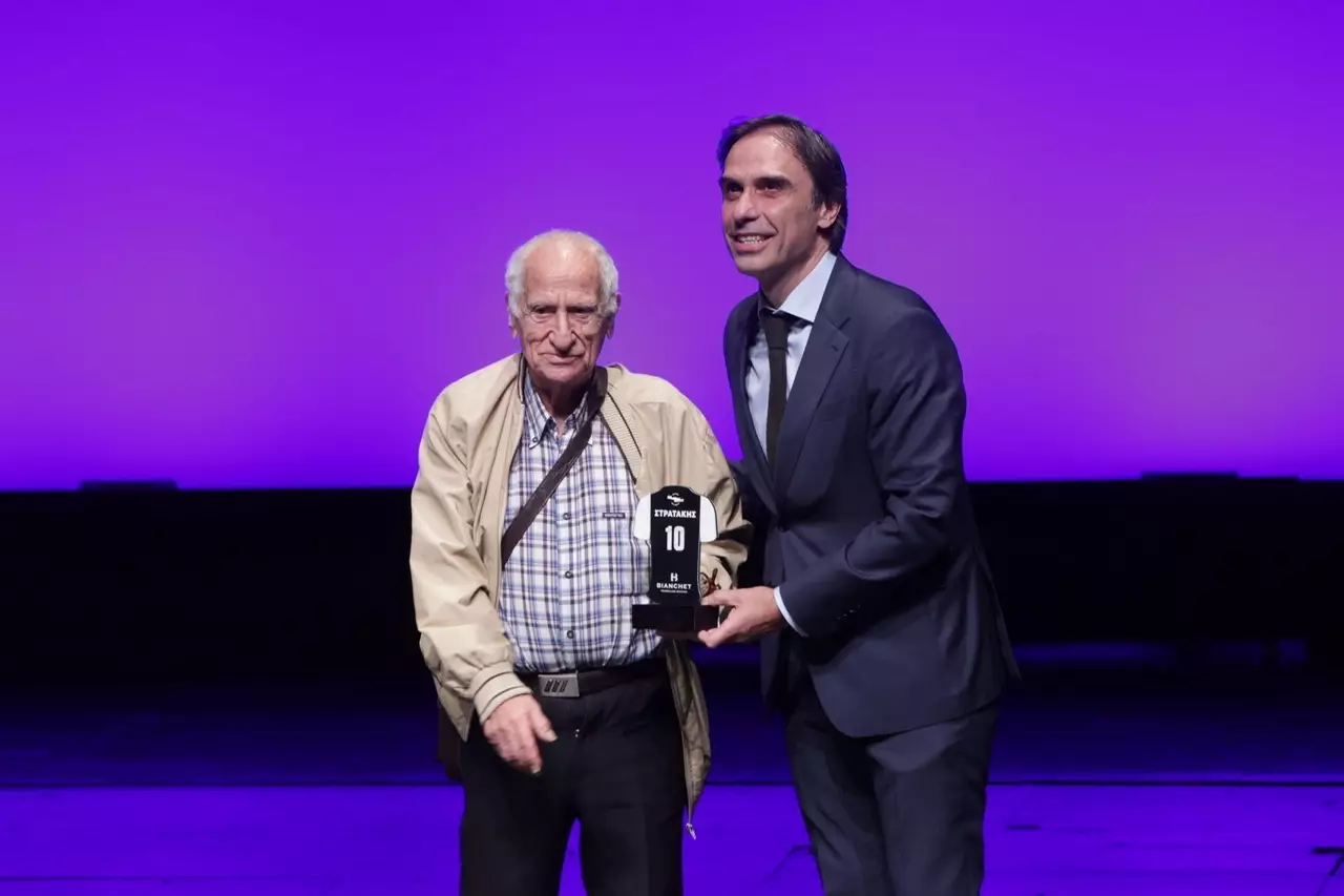 Τίμησε τον Γ. Στρατάκη ο ΟΦΗ – «Έχει τους καλύτερους φιλάθλους του κόσμου»