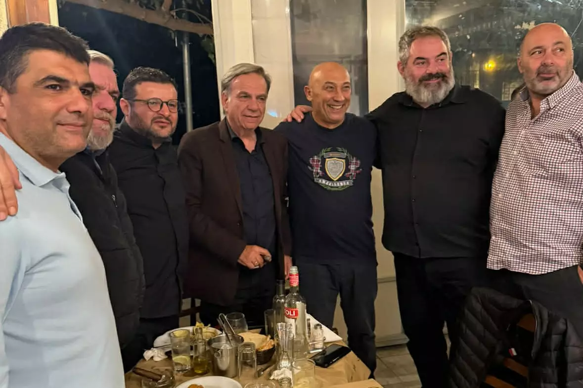 Τραπέζι από τον Τσαμπουράκη στις Θριαμβεύτριες της γυναικείας ομάδας βόλεϊ του ΟΦΗ