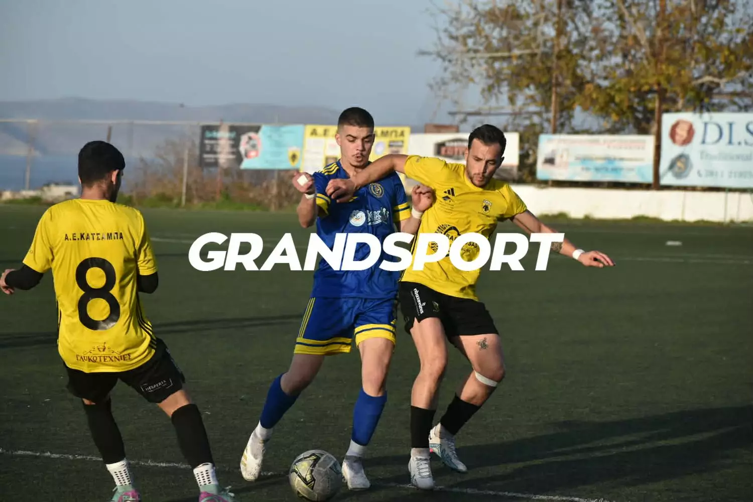 &Alpha;&Epsilon;&Kappa;-&Mu;&omicron;&chi;ό&sigmaf;: LIVE