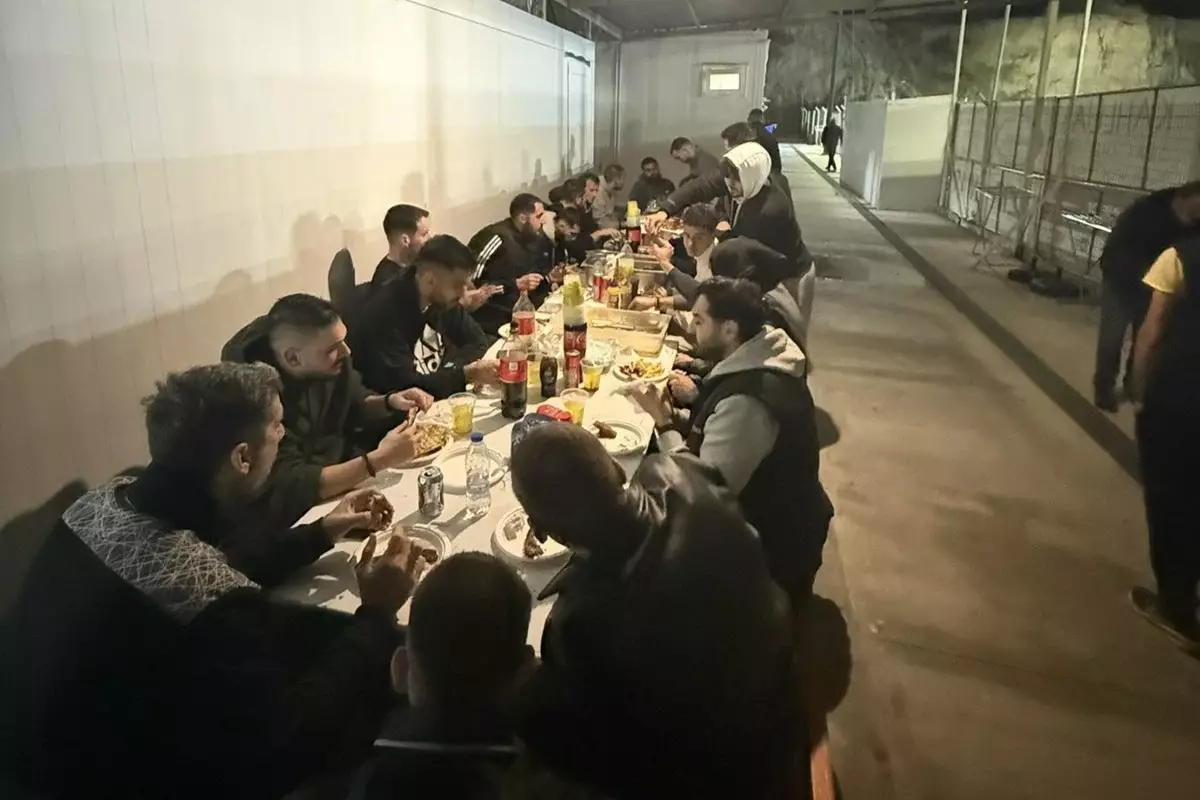 Προπόνηση, χαμόγελα και… μπάρμπεκιου στη Χερσόνησο