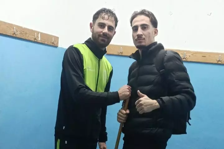 Έ&delta;&epsilon;&iota;&xi;&epsilon; &tau;&eta; &kappa;&alpha;&lambda;ή &pi;&lambda;&epsilon;&upsilon;&rho;ά &tau;&omicron;&upsilon; &pi;&omicron;&delta;&omicron;&sigma;&phi;&alpha;ί&rho;&omicron;&upsilon; &eta; &Theta;έ&rho;&iota;&sigma;&sigma;&omicron;&sigmaf; &mu;&epsilon;&tau;ά &tau;&omicron; &mu;&alpha;&tau;&sigmaf; &mu;&epsilon; &tau;&omicron;&nu; &Pi;&Omicron;&Eta;