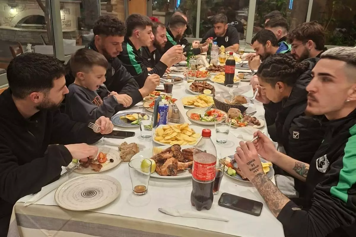 Ό&mu;&omicron;&rho;&phi;&omicron; &kappa;&lambda;ί&mu;&alpha; &sigma;&tau;&omicron;&nu; &Epsilon;&rho;&mu;ή &Zeta;&omega;&nu;&iota;&alpha;&nu;ώ&nu; &mu;&epsilon;&tau;ά &tau;&eta; &nu;ί&kappa;&eta; &epsilon;&pi;ί &tau;&omicron;&upsilon; Ά&rho;&eta; &Rho;&epsilon;&theta;ύ&mu;&nu;&omicron;&upsilon;