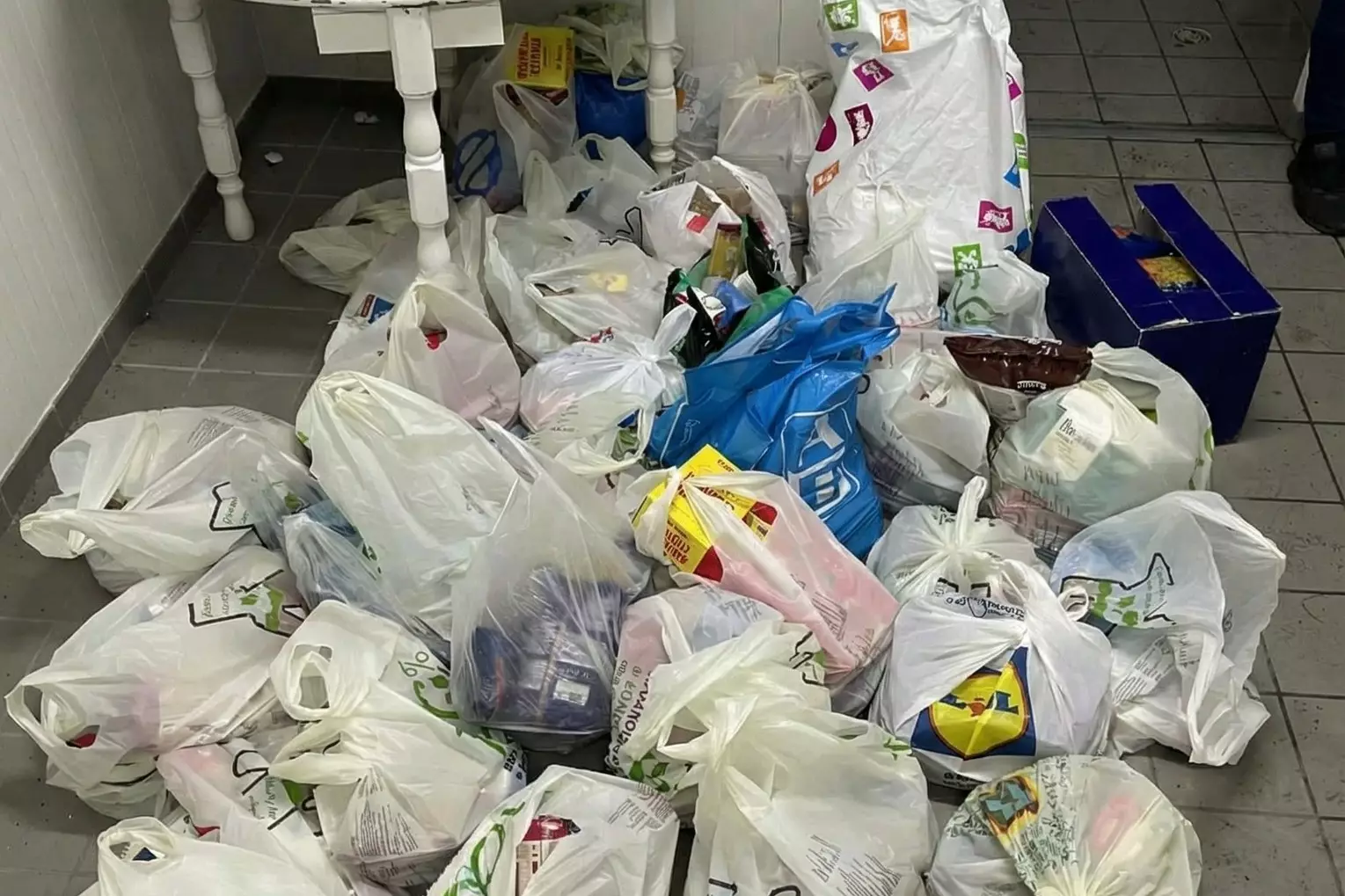 &Mu;&epsilon; &alpha;&pi;ό&lambda;&upsilon;&tau;&eta; &epsilon;&pi;&iota;&tau;&upsilon;&chi;ί&alpha; &tau;&omicron; &phi;&iota;&lambda;&alpha;&nu;&theta;&rho;&omega;&pi;&iota;&kappa;ό &tau;&omicron;&upsilon;&rho;&nu;&omicron;&upsilon;ά &alpha;&pi;ό &Alpha;&Epsilon;&Kappa;&alpha;&tau;&sigma;&alpha;&mu;&pi;ά, Ά&gamma;&iota;&omicron; &Iota;&omega;ά&nu;&nu;&eta;, &Mu;&iota;&nu;&omega;&iota;&kappa;ή, &Gamma;&alpha;&rho;ί&pi;&alpha;