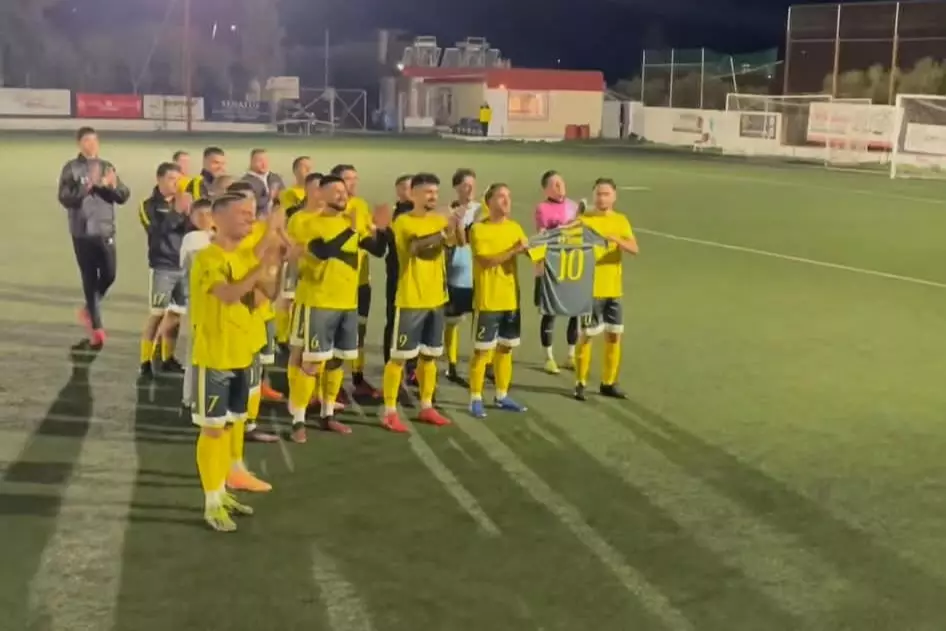 Η συγκινητική έκπληξη των παικτών της Γαρίπας στον Νίκο Σωμαράκη