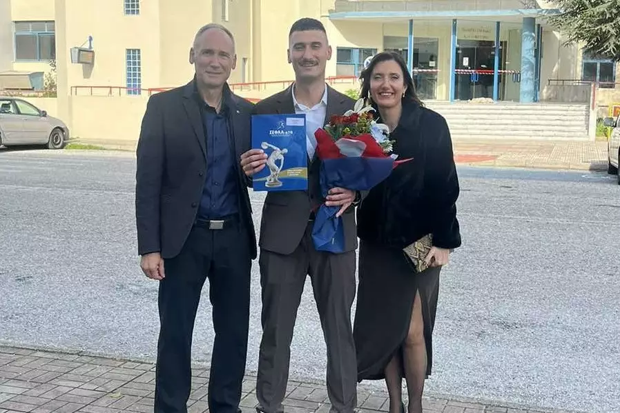 &Sigma;&upsilon;&gamma;&chi;&alpha;&rho;&eta;&tau;ή&rho;&iota;&alpha; &tau;&omicron;&upsilon; &Alpha;&nu;&theta;&epsilon;&sigma;&tau;ί&omega;&nu; &sigma;&tau;&omicron;&nu; &Mu;&iota;&chi;ά&lambda;&eta; &Lambda;ί&beta;&alpha;