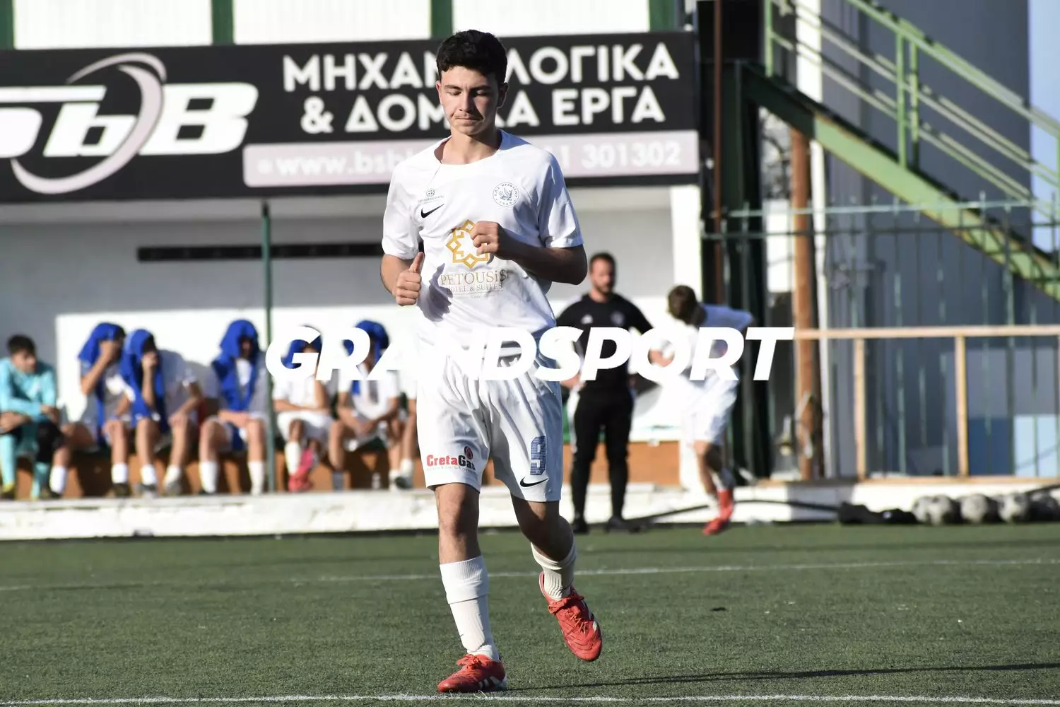 &Mu;&iota;&kappa;&tau;έ&sigmaf; &Kappa;16: &Iota;&sigma;&omicron;&pi;&alpha;&lambda;ί&epsilon;&sigmaf; &sigma;&epsilon; &Alpha;&tau;&sigma;&alpha;&lambda;έ&nu;&iota;&omicron; &kappa;&alpha;&iota; &Mu;&iota;&sigma;ί&rho;&iota;&alpha; &ndash; &Eta; &tau;&epsilon;&lambda;&iota;&kappa;ή &beta;&alpha;&theta;&mu;&omicron;&lambda;&omicron;&gamma;ί&alpha;