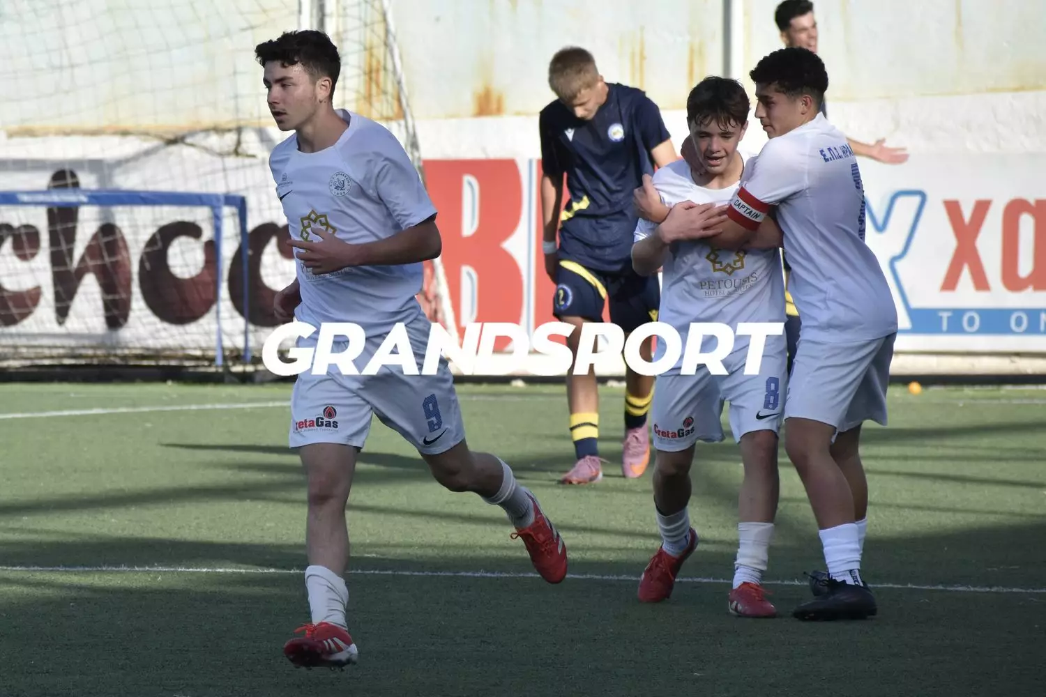 &Mu;&pi;&omicron;&rho;&omicron;ύ&sigma;&epsilon; &nu;ί&kappa;&eta;, έ&mu;&epsilon;&iota;&nu;&epsilon; &sigma;&tau;&eta;&nu; &iota;&sigma;&omicron;&pi;&alpha;&lambda;ί&alpha; &eta; &Mu;&iota;&kappa;&tau;ή &Kappa;16 &Epsilon;&Pi;&Sigma;&Eta; &alpha;&pi;έ&nu;&alpha;&nu;&tau;&iota; &sigma;&tau;&alpha; &Chi;&alpha;&nu;&iota;ά