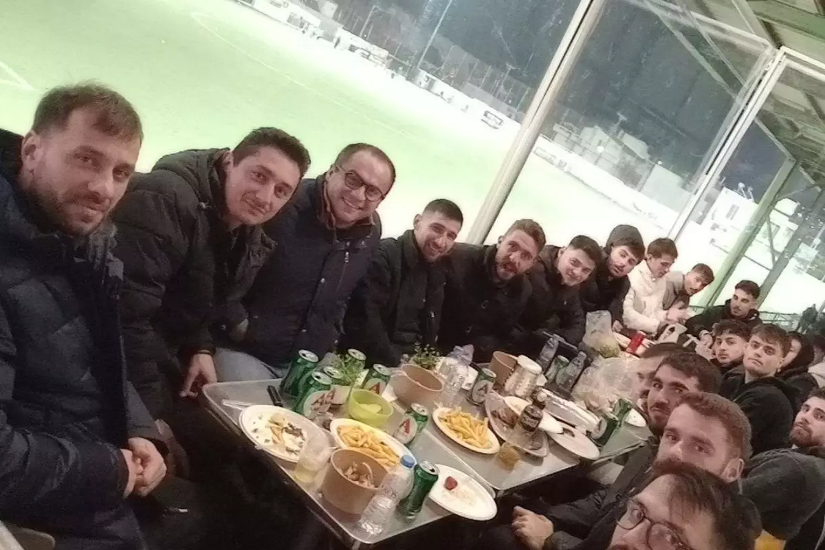 &Omicron;&iota;&kappa;&omicron;&gamma;&epsilon;&nu;&epsilon;&iota;&alpha;&kappa;ό &alpha;&pi;&omicron;&chi;&alpha;&iota;&rho;&epsilon;&tau;&iota;&sigma;&tau;ή&rho;&iota;&omicron; &tau;&rho;&alpha;&pi;έ&zeta;&iota; &gamma;&iota;&alpha; &tau;&omicron;&nu; &Mu;&alpha;&nu;ώ&lambda;&eta; &Rho;&omicron;&beta;ί&theta;&eta; &sigma;&tau;&omicron;&nu; &Pi;&Omicron;&Alpha;