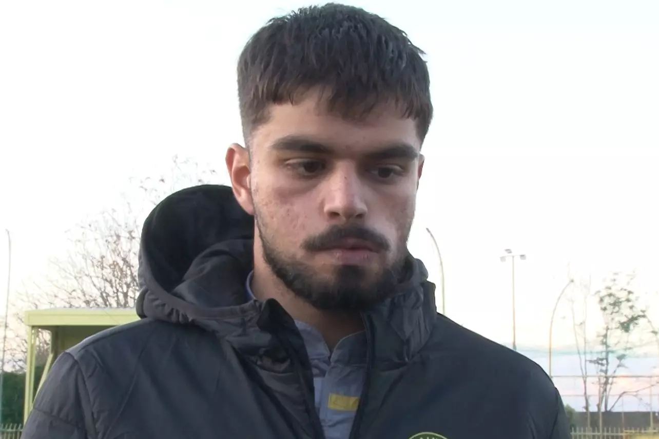 &Gamma;. &Pi;&alpha;&chi;&upsilon;&gamma;&iota;&alpha;&nu;&nu;ά&kappa;&eta;&sigmaf;: &laquo;&Nu;&alpha; &beta;&epsilon;&lambda;&tau;&iota;&omega;&nu;ό&mu;&alpha;&sigma;&tau;&epsilon; &kappa;&alpha;&iota; &nu;&alpha; &pi;&alpha;&rho;&alpha;&mu;&epsilon;ί&nu;&omicron;&upsilon;&mu;&epsilon; &sigma;&tau;&eta;&nu; &kappa;&alpha;&tau;&eta;&gamma;&omicron;&rho;ί&alpha;&raquo;