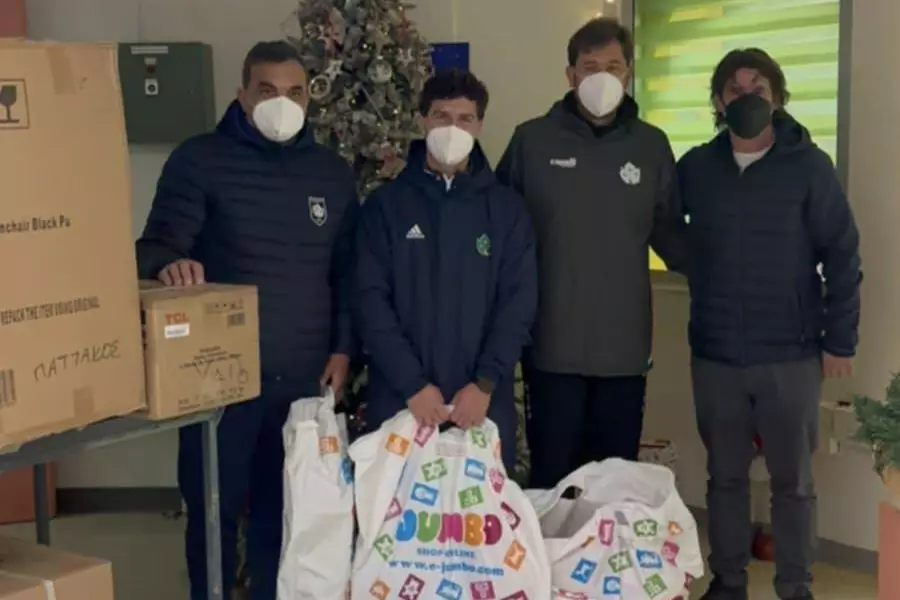 Όταν το ποδόσφαιρο γίνεται αγκαλιά ζωής – Μια πράξη καρδιάς στην Παιδοογκολογική του ΠΑΓΝΗ!