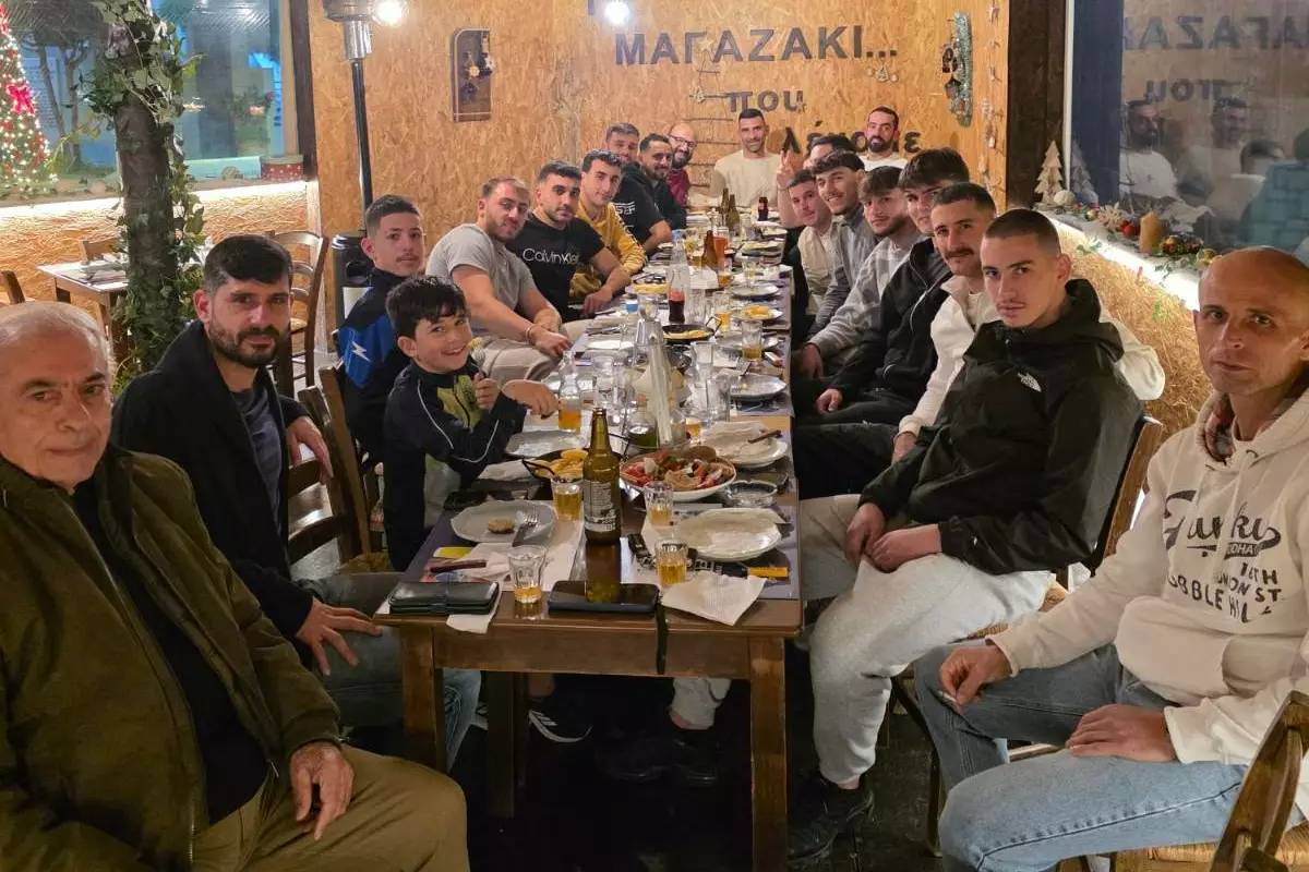 &Epsilon;ί&pi;&alpha;&nu; &tau;&alpha; &chi;&rho;ό&nu;&iota;&alpha; &pi;&omicron;&lambda;&lambda;ά &mu;&epsilon; &tau;&rho;&alpha;&pi;έ&zeta;&iota; &sigma;&tau;&omicron;&nu; &Rho;&omega;&mu;&alpha;&nu;ό