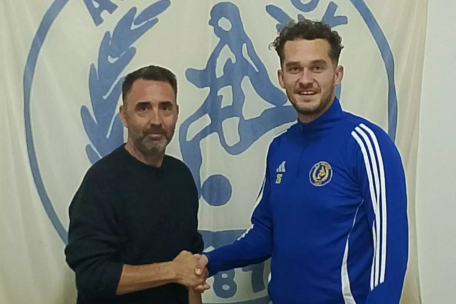 &Sigma;&tau;&omicron;&nu; &Mu;&omicron;&chi;ό &omicron; &Gamma;. &Sigma;&alpha;&mu;&pi;&rho;&omicron;&beta;&alpha;&lambda;ά&kappa;&eta;&sigmaf;