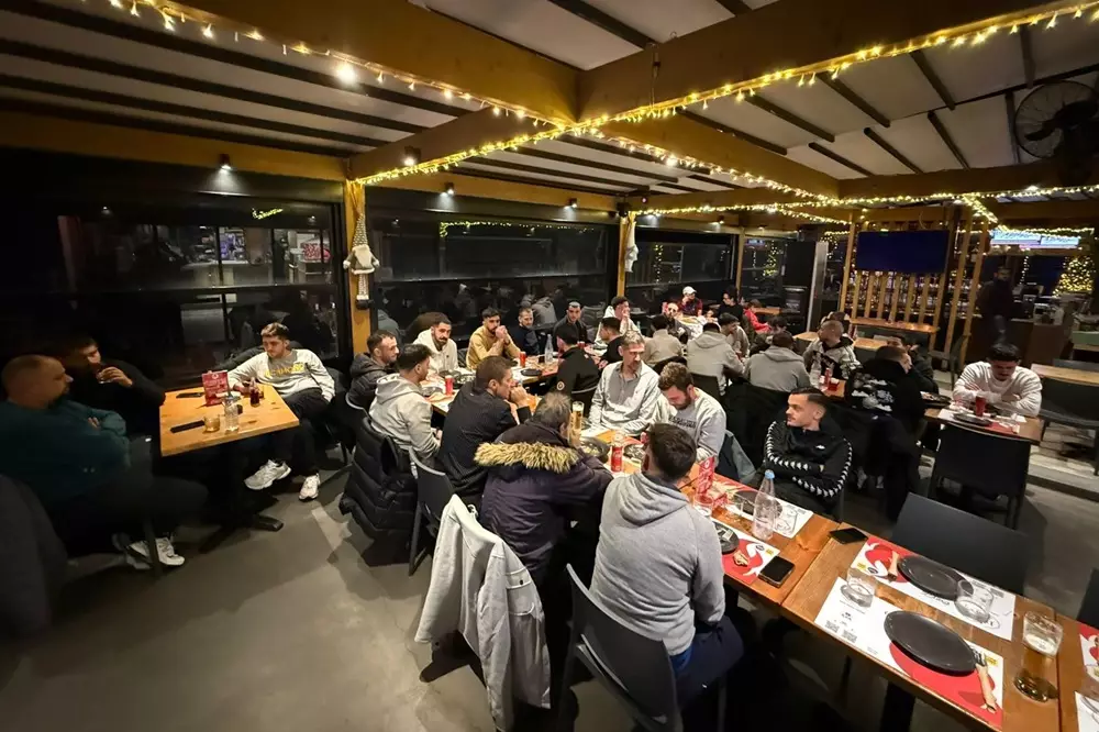 &Chi;&rho;&iota;&sigma;&tau;&omicron;&upsilon;&gamma;&epsilon;&nu;&nu;&iota;ά&tau;&iota;&kappa;&omicron; &tau;&rho;&alpha;&pi;έ&zeta;&iota; &gamma;&iota;&alpha; &tau;&eta; &Chi;&epsilon;&rho;&sigma;ό&nu;&eta;&sigma;&omicron; &sigma;&epsilon; &zeta;&epsilon;&sigma;&tau;ό &omicron;&iota;&kappa;&omicron;&gamma;&epsilon;&nu;&epsilon;&iota;&alpha;&kappa;ό &kappa;&lambda;ί&mu;&alpha;