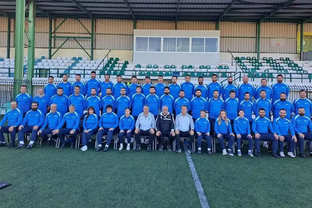 &Omicron;&lambda;&omicron;&kappa;&lambda;&eta;&rho;ώ&theta;&eta;&kappa;&epsilon; &eta; 1&eta; &phi;ά&sigma;&eta; &tau;&eta;&sigmaf; &sigma;&chi;&omicron;&lambda;ή&sigmaf; UEFA C &sigma;&tau;&omicron; &Eta;&rho;ά&kappa;&lambda;&epsilon;&iota;&omicron;