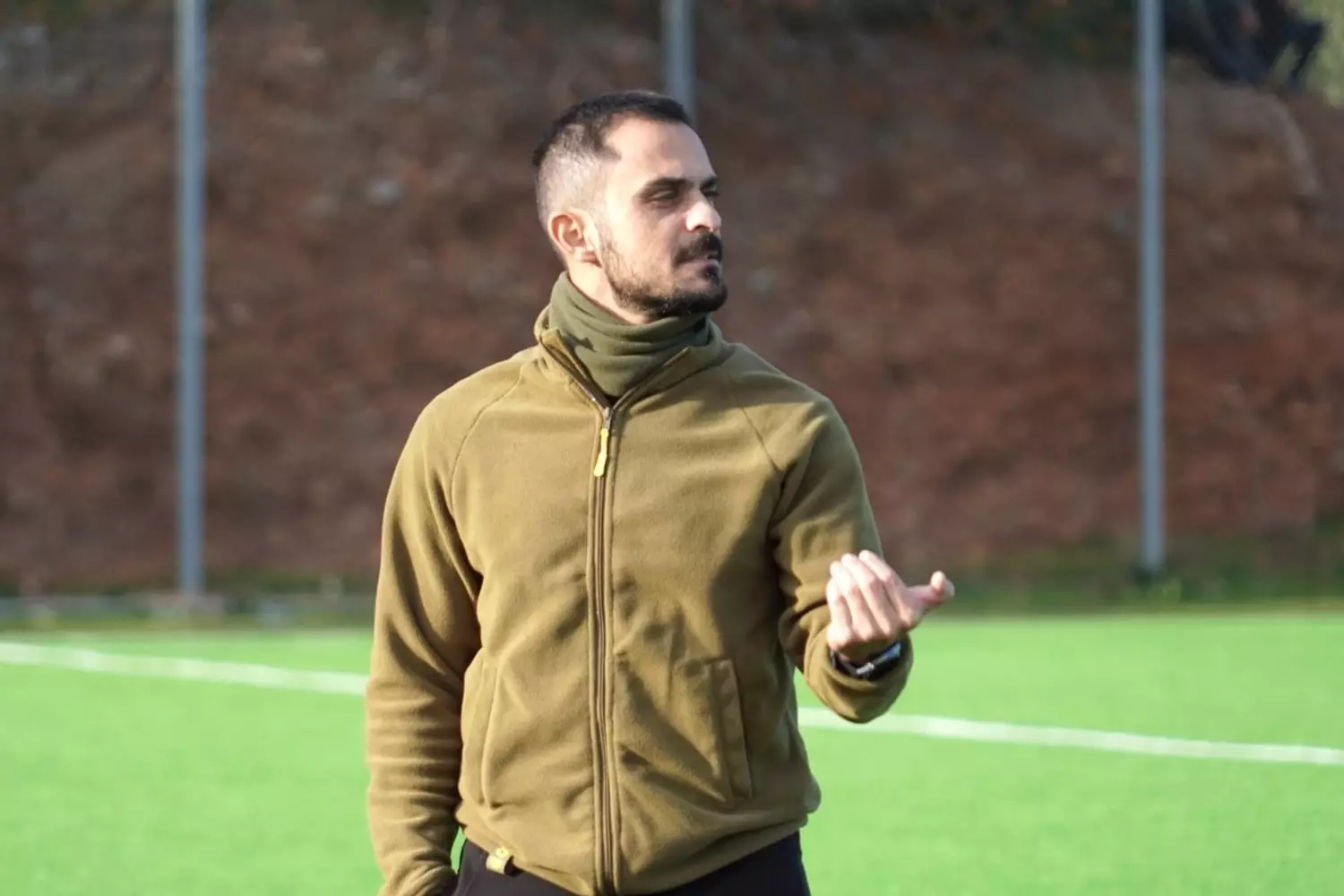 &Pi;&alpha;&rho;&epsilon;&lambda;&theta;ό&nu; &alpha;&pi;ό &tau;&omicron;&nu; &Kappa;ό&rho;&phi;&omicron; &Epsilon;&lambda;&omicron;ύ&nu;&tau;&alpha;&sigmaf; &omicron; &Beta;&alpha;&sigma;ί&lambda;&eta;&sigmaf; &Pi;&lambda;&omicron;&upsilon;&sigma;ή&sigmaf;