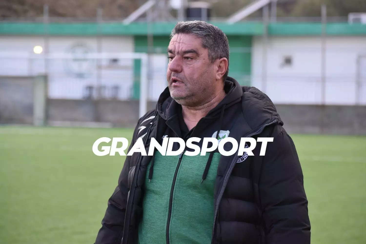 &Nu;. &Phi;&alpha;&nu;&omicron;&upsilon;&rho;ά&kappa;&eta;&sigmaf;: &laquo;&Pi;&alpha;&lambda;&epsilon;ύ&omicron;&upsilon;&mu;&epsilon; ό&lambda;&eta; &tau;&eta; &chi;&rho;&omicron;&nu;&iota;ά &mu;&epsilon; &pi;&rho;&omicron;&beta;&lambda;ή&mu;&alpha;&tau;&alpha;, &sigma;&upsilon;&nu;&epsilon;&chi;ί&zeta;&omicron;&upsilon;&mu;&epsilon; &tau;&eta;&nu; &pi;&rho;&omicron;&sigma;&pi;ά&theta;&epsilon;&iota;&alpha; &mu;έ&chi;&rho;&iota; &tau;&omicron; &tau;έ&lambda;&omicron;&sigmaf;&raquo;