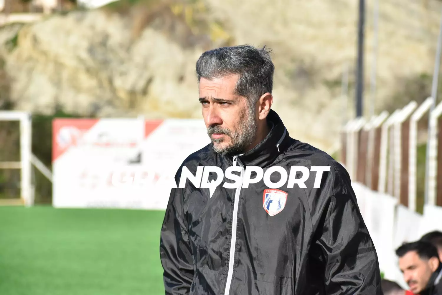 &Mu;. &Sigma;&eta;&phi;ά&kappa;&eta;&sigmaf;: &laquo;&Delta;&epsilon;&nu; &mu;&pi;&omicron;&rho;&omicron;ύ&sigma;&epsilon; &nu;&alpha; &pi;&alpha;&iota;&chi;&tau;&epsilon;ί &kappa;&alpha;&lambda;ύ&tau;&epsilon;&rho;&omicron; &pi;&omicron;&delta;ό&sigma;&phi;&alpha;&iota;&rho;&omicron; &beta;ά&sigma;&epsilon;&iota; &tau;&omega;&nu; &sigma;&upsilon;&nu;&theta;&eta;&kappa;ώ&nu;&raquo;