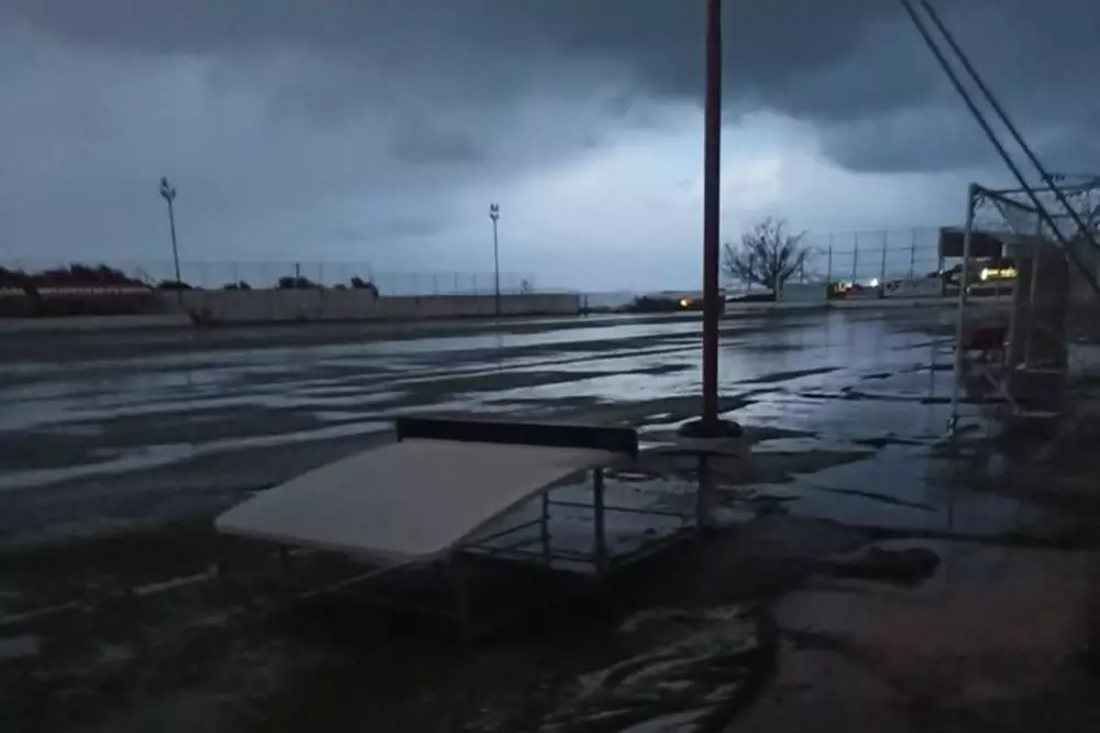 &Lambda;ί&mu;&nu;&iota;&alpha;&sigma;&epsilon; &tau;&omicron; &gamma;ή&pi;&epsilon;&delta;&omicron; &Pi;&alpha;&nu;&epsilon;&pi;&iota;&sigma;&tau;&eta;&mu;ί&omicron;&upsilon;/&Pi;&epsilon;&rho;&iota;&phi;έ&rho;&epsilon;&iota;&alpha;&sigmaf;