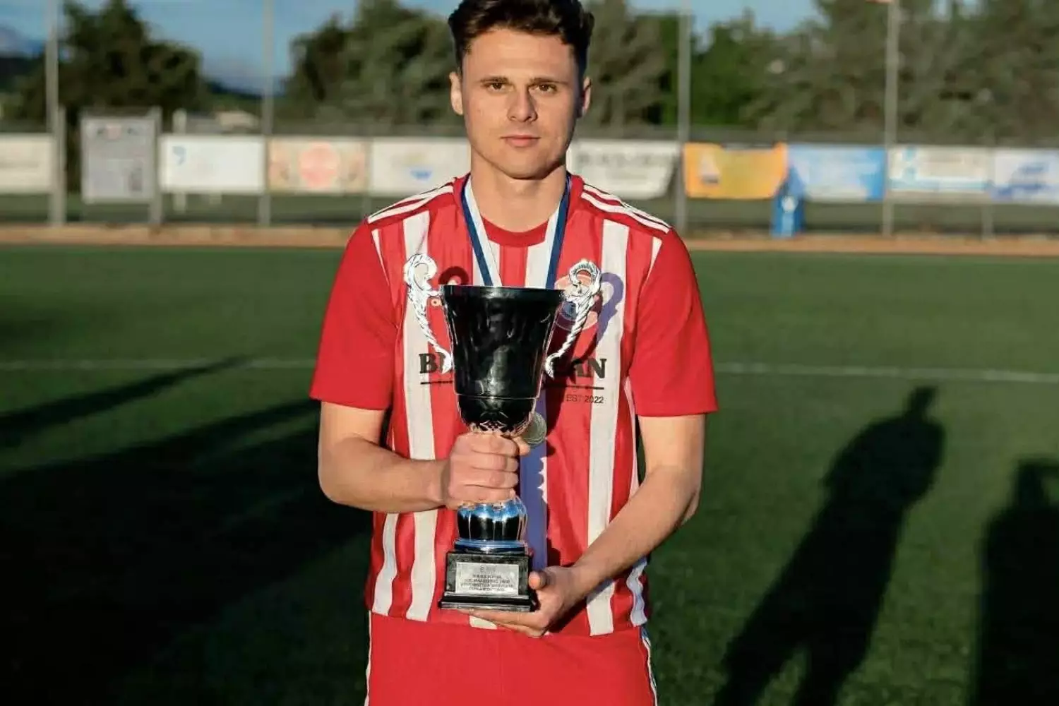 &Sigma;&tau;&omicron;&nu; &Alpha;&lambda;&mu;&upsilon;&rho;ό &omicron; &Kappa;&omega;&nu;&sigma;&tau;&alpha;&nu;&tau;ί&nu;&omicron;&sigmaf; &Kappa;&omicron;&upsilon;&kappa;&sigma;ό&beta;