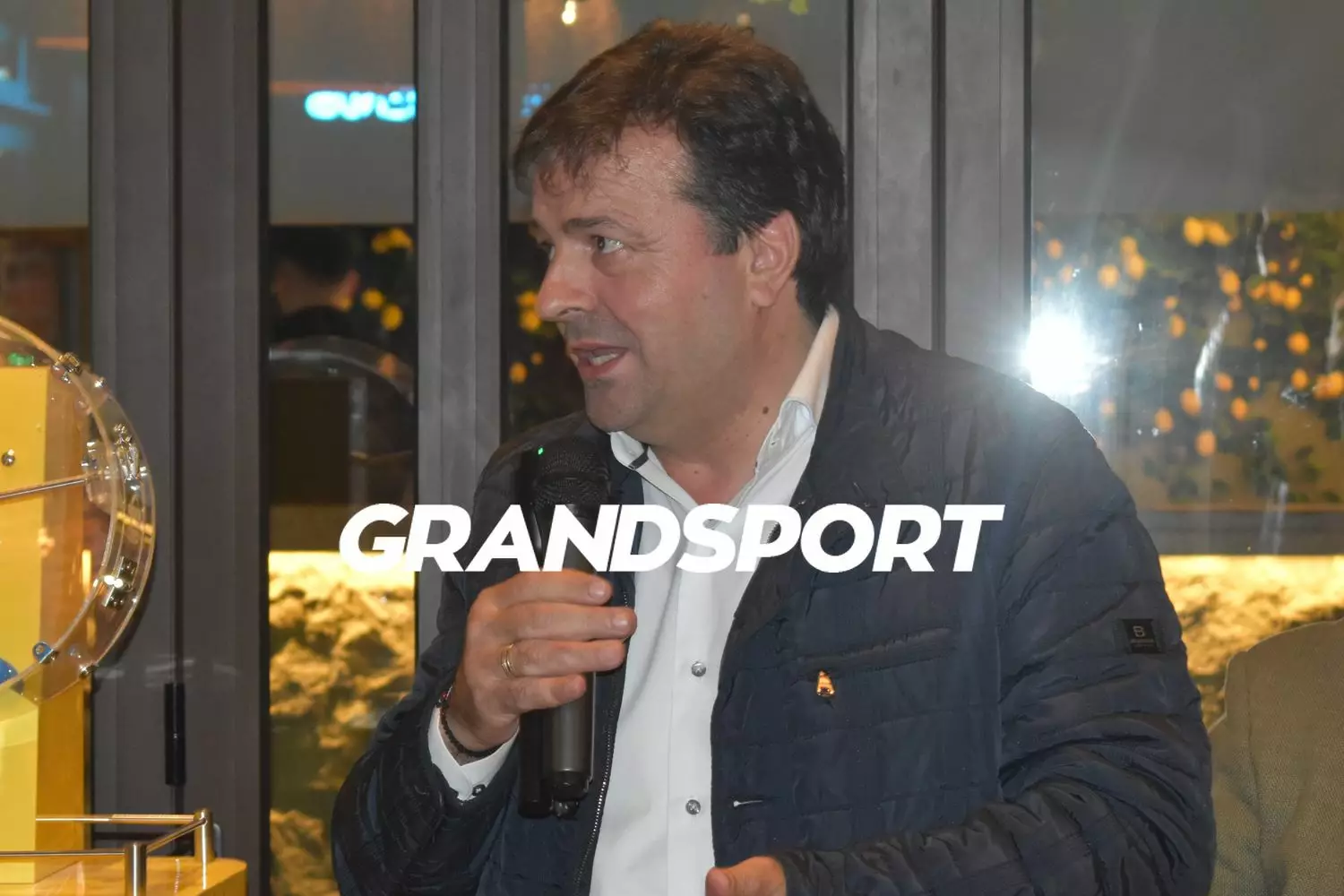 &Nu;. &Sigma;&upsilon;&rho;&iota;&gamma;&omega;&nu;ά&kappa;&eta;&sigmaf;: &laquo;&Tau;&omicron; &Eta;&rho;&alpha;&kappa;&lambda;&epsilon;&iota;ώ&tau;&iota;&kappa;&omicron; &pi;&omicron;&delta;ό&sigma;&phi;&alpha;&iota;&rho;&omicron; &epsilon;ί&nu;&alpha;&iota; &psi;&eta;&lambda;ά &sigma;&tau;&eta; &pi;&upsilon;&rho;&alpha;&mu;ί&delta;&alpha;&raquo;