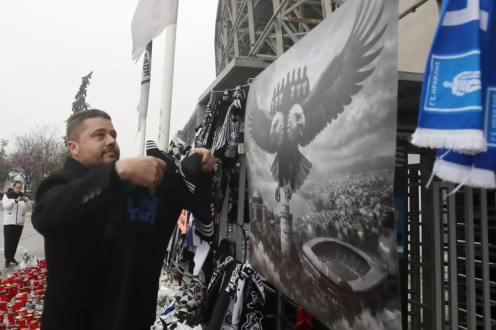 &Sigma;&upsilon;&nu;&tau;&epsilon;&tau;&rho;&iota;&mu;&mu;έ&nu;&omicron;&sigmaf; &sigma;&tau;&eta;&nu; &Tau;&omicron;ύ&mu;&pi;&alpha; &omicron; &Mu;ά&kappa;&eta;&sigmaf; &Gamma;&kappa;&alpha;&gamma;&kappa;ά&tau;&sigma;&eta;&sigmaf;