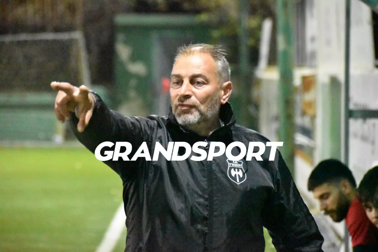 &Sigma;&tau;. &Mu;&alpha;&mu;&alpha;&tau;&zeta;ά&kappa;&eta;&sigmaf;: &laquo;&Kappa;&rho;&alpha;&tau;ά&mu;&epsilon; &tau;&eta; &nu;ί&kappa;&eta;, &delta;&epsilon;&nu; ή&mu;&alpha;&sigma;&tau;&alpha;&nu; &kappa;&alpha;&lambda;&omicron;ί&raquo;