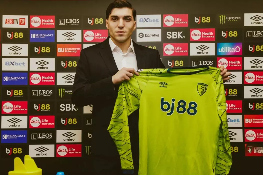 &Mu;&alpha;&nu;&delta;ά&sigmaf;: &laquo;Ό&nu;&epsilon;&iota;&rho;&omicron; &gamma;&iota;&alpha; &mu;έ&nu;&alpha; &eta; Premier League&raquo;