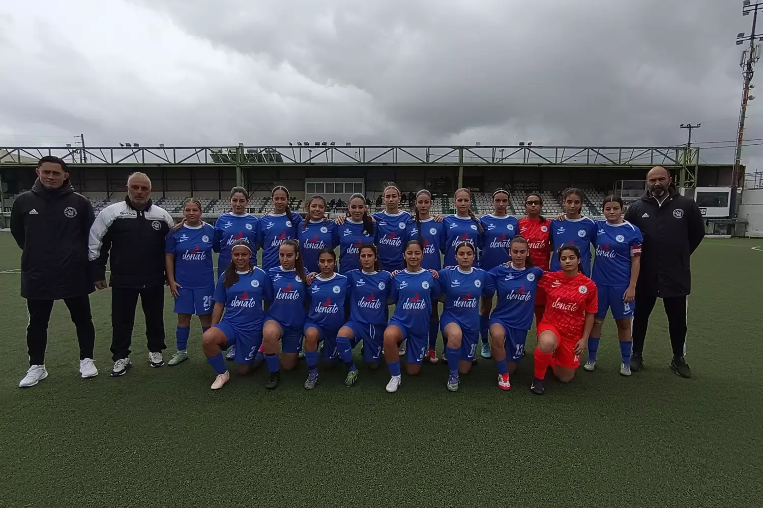 &Pi;&rho;&epsilon;&mu;&iota;έ&rho;&alpha; &mu;&epsilon; &nu;ί&kappa;&eta; &gamma;&iota;&alpha; &tau;&eta;&nu; &Mu;&iota;&kappa;&tau;ή &Kappa;15 &Kappa;&omicron;&rho;&alpha;&sigma;ί&delta;&omega;&nu; &Epsilon;&Pi;&Sigma;&Eta;