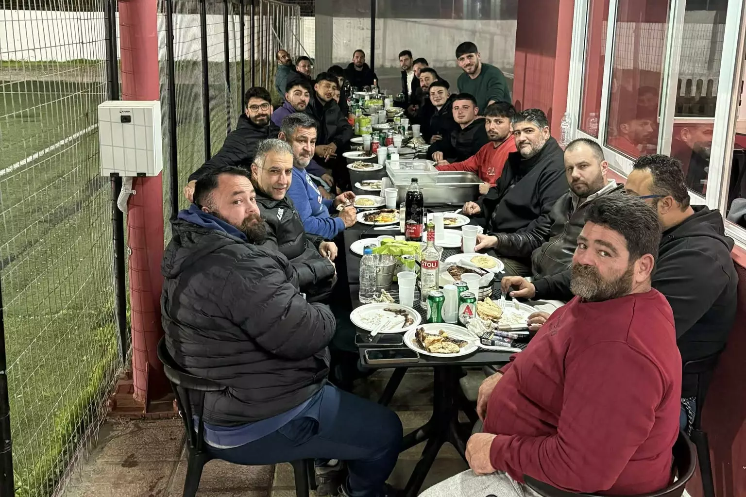 Έ&kappa;&omicron;&psi;&alpha;&nu; &tau;&eta;&nu; &pi;ί&tau;&alpha; &tau;&omicron;&upsilon;&sigmaf; &sigma;&tau;&eta;&nu; &Mu;&iota;&nu;&omega;&iota;&kappa;ή