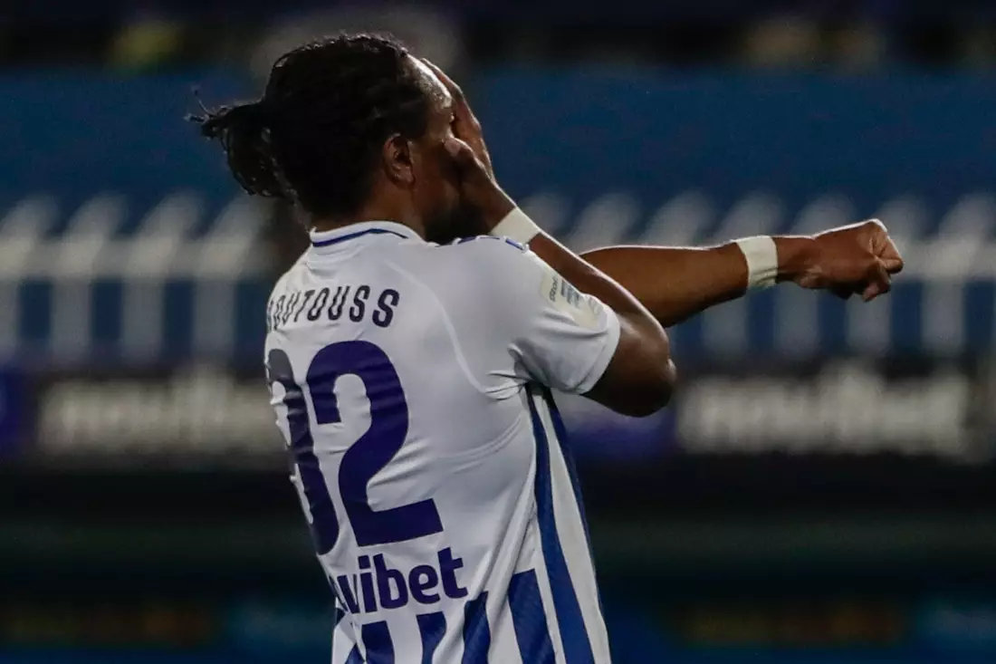 &Alpha;&tau;&rho;ό&mu;&eta;&tau;&omicron;&sigmaf;-&Omicron;&Phi;&Eta;: &Tau;&omicron; &tau;&upsilon;&chi;&epsilon;&rho;ό &gamma;&kappa;&omicron;&lambda; &tau;&omicron;&upsilon; &Mu;&omicron;&upsilon;&tau;&omicron;&upsilon;&sigma;&alpha;&mu;ί &gamma;&iota;&alpha; &tau;&omicron; 1-1 (vid)