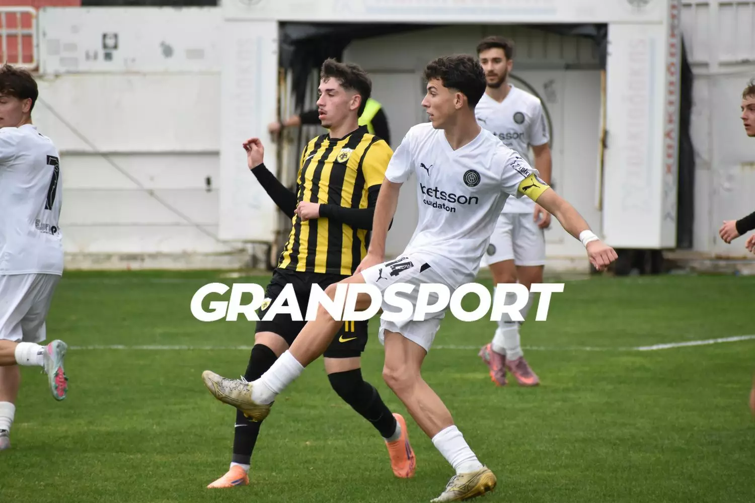 &Kappa;19 &Omicron;&Phi;&Eta;-&Alpha;&Epsilon;&Kappa;: LIVE