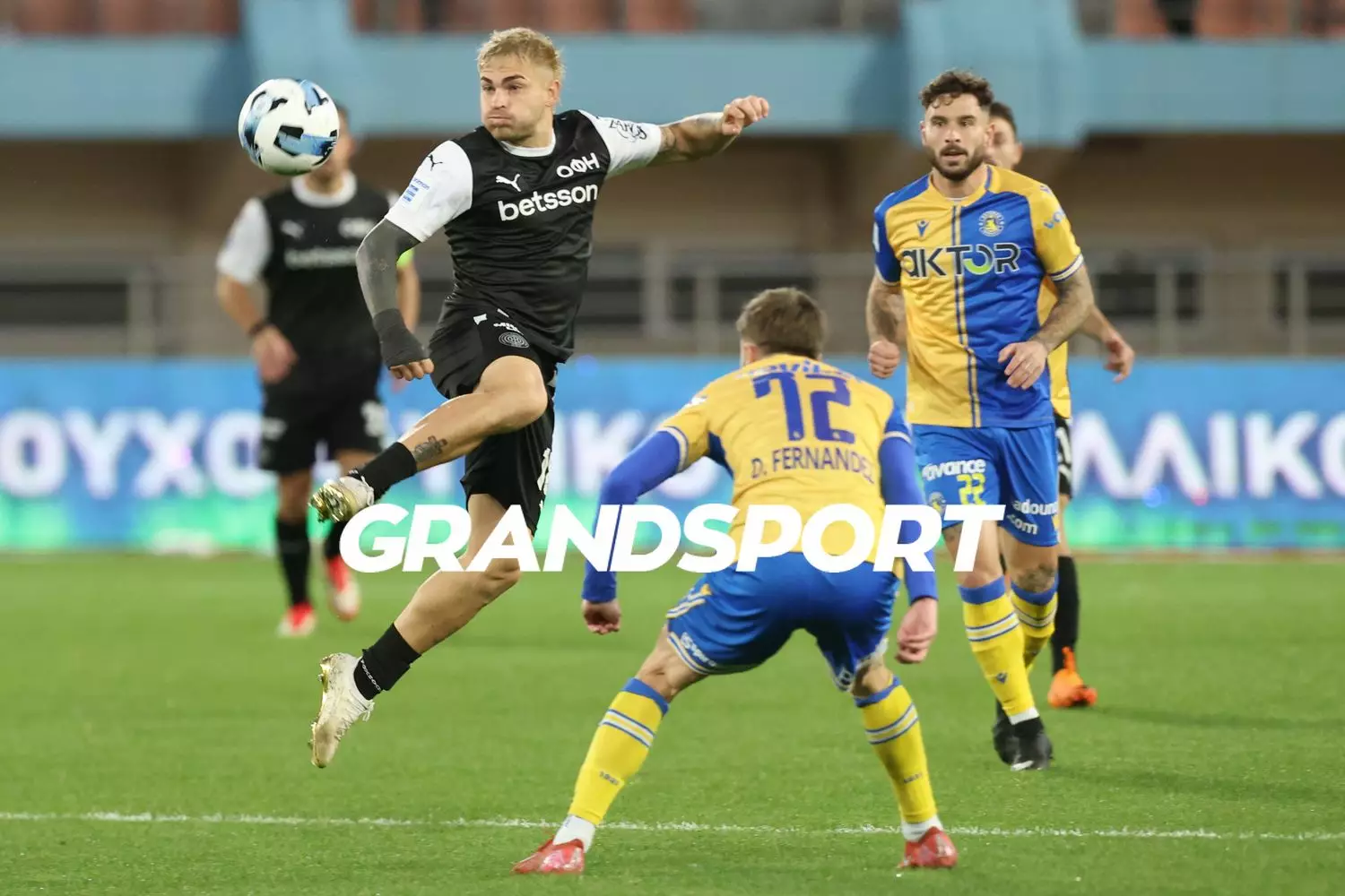 &Omicron;&Phi;&Eta;-&Alpha;&sigma;&tau;έ&rho;&alpha;&sigmaf; &Tau;&rho;ί&pi;&omicron;&lambda;&eta;&sigmaf;: LIVE