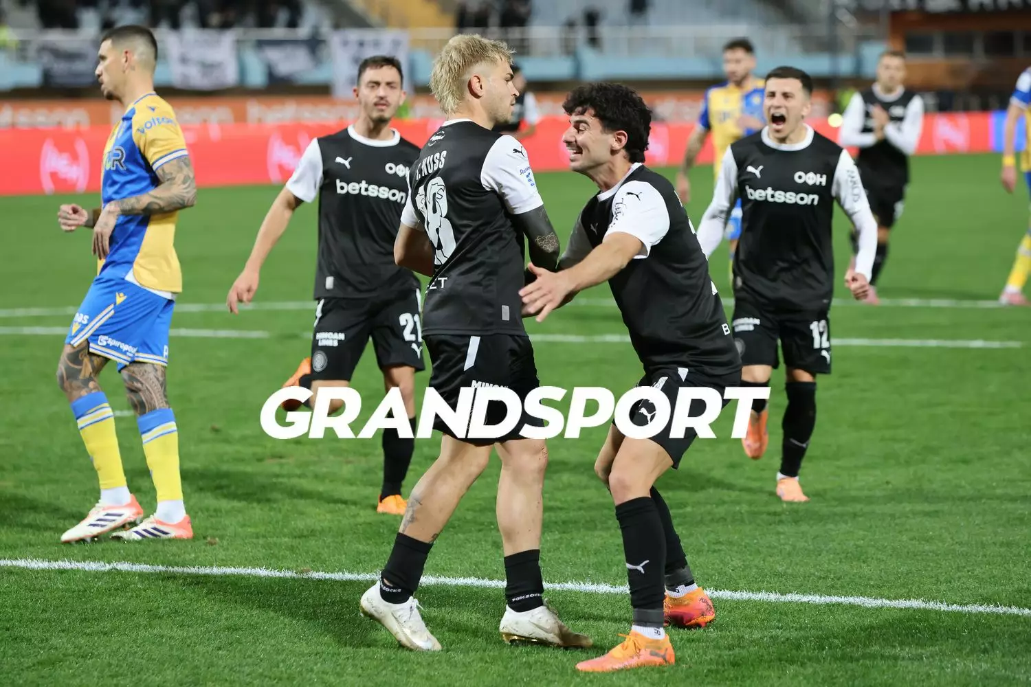 &Omicron;&Phi;&Eta;-&Alpha;&sigma;&tau;έ&rho;&alpha;&sigmaf;: &Omicron; &Nu;&omicron;&upsilon;&sigmaf; &chi;&tau;&upsilon;&pi;ά&epsilon;&iota; &xi;&alpha;&nu;ά &gamma;&iota;&alpha; &tau;&omicron; 2-0 (vid)