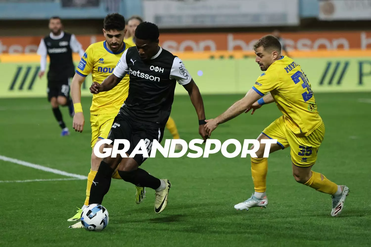 Super League: &Eta; &beta;&alpha;&theta;&mu;&omicron;&lambda;&omicron;&gamma;ί&alpha; &mu;&epsilon;&tau;ά &tau;&eta; &nu;ί&kappa;&eta; &tau;&omicron;&upsilon; &Omicron;&Phi;&Eta;