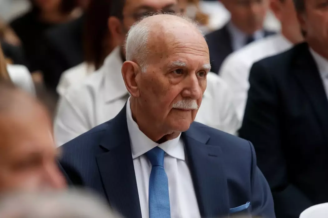 Έ&phi;&upsilon;&gamma;&epsilon; &alpha;&pi;ό &tau;&eta; &zeta;&omega;ή &omicron; &Gamma;&iota;ώ&rho;&gamma;&omicron;&sigmaf; &Pi;&alpha;&pi;&alpha;&delta;ά&kappa;&eta;&sigmaf;