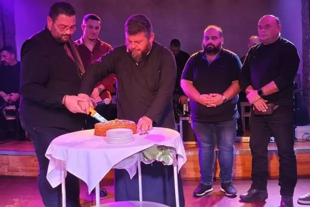 Έ&kappa;&omicron;&psi;&epsilon; &tau;&eta;&nu; &pi;ί&tau;&alpha; &tau;&eta;&sigmaf; &eta; &Tau;ύ&lambda;&iota;&sigma;&omicron;&sigmaf;