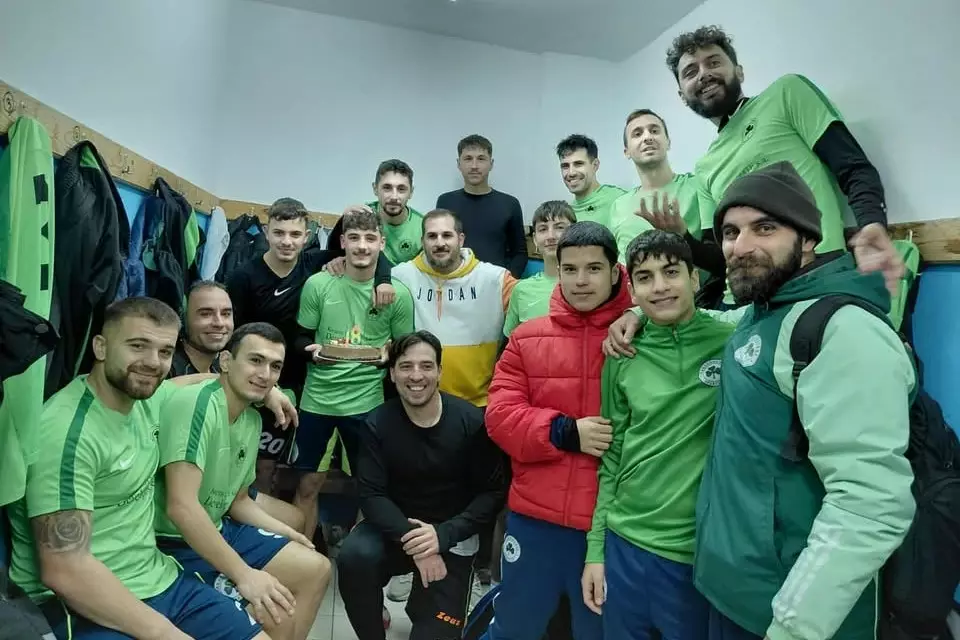 &Gamma;&kappa;&omicron;&lambda; &nu;ί&kappa;&eta;&sigmaf; &kappa;&alpha;&iota; &tau;&omicron;ύ&rho;&tau;&alpha; &gamma;&iota;&alpha; &tau;&alpha; 18 &tau;&omicron;&upsilon; &omicron; &Lambda;&upsilon;&rho;&alpha;&rho;ά&kappa;&eta;&sigmaf;!