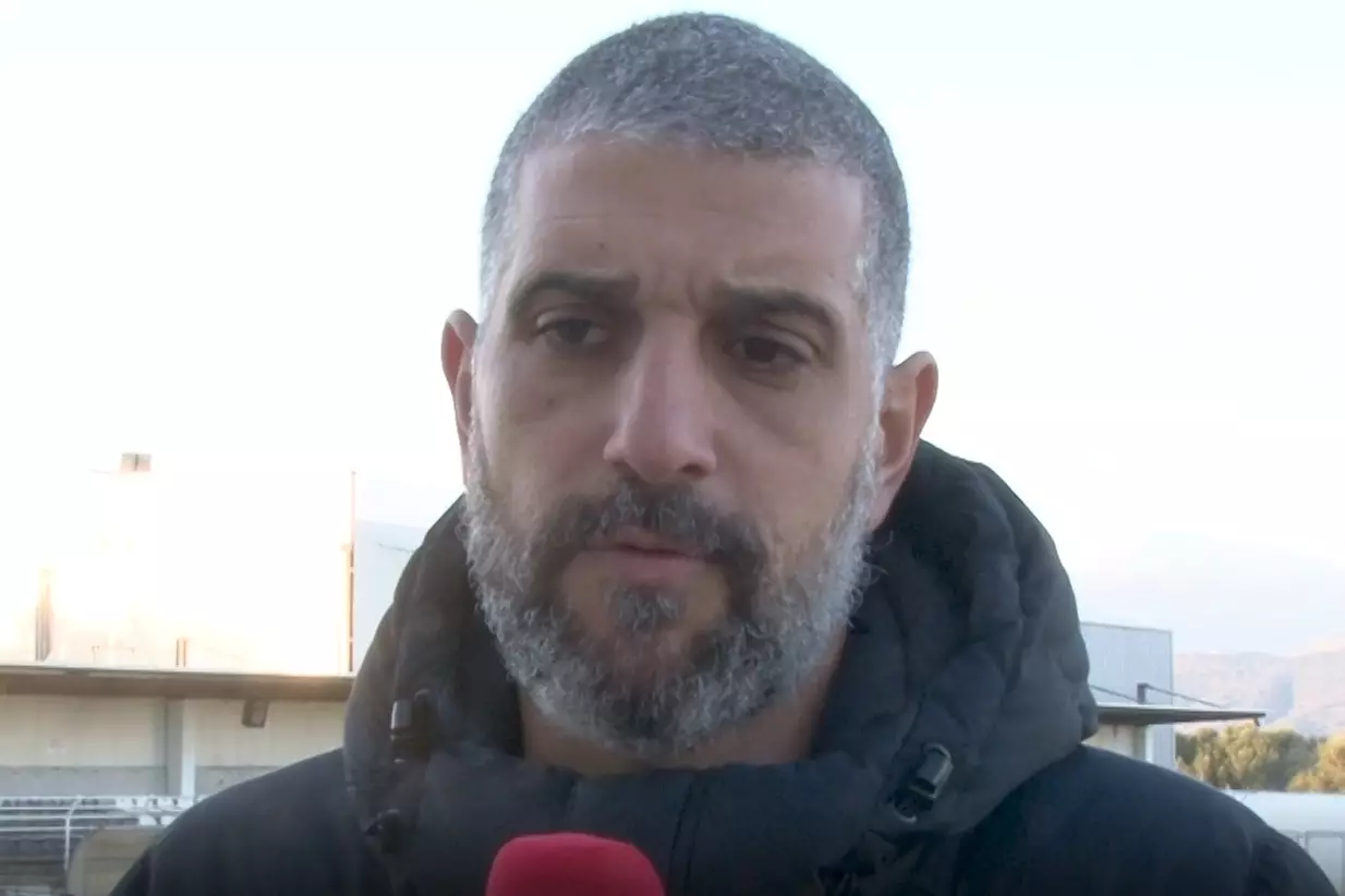 &Nu;. &Sigma;&omicron;ύ&tau;&zeta;&eta;&sigmaf;: &laquo;&Delta;&epsilon;&nu; έ&chi;&omicron;&upsilon;&mu;&epsilon; &chi;&rho;ό&nu;&omicron; &gamma;&iota;&alpha; &pi;&alpha;&nu;&eta;&gamma;ύ&rho;&iota;&alpha;, &kappa;ά&tau;&omega; &tau;&omicron; &kappa;&epsilon;&phi;ά&lambda;&iota;&raquo;