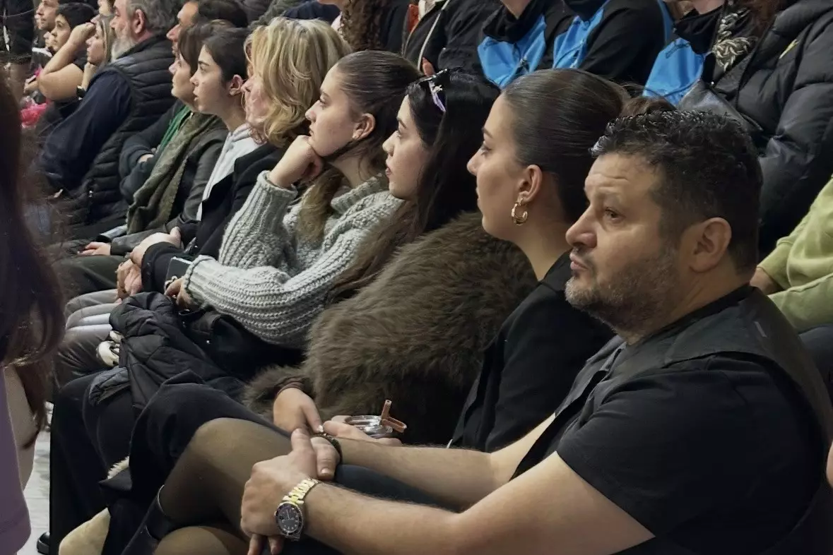 &Sigma;&tau;&omicron; &pi;&lambda;&epsilon;&upsilon;&rho;ό &tau;&omega;&nu; &kappa;&omicron;&rho;&iota;&tau;&sigma;&iota;ώ&nu; &tau;&omicron;&upsilon; &Omicron;&Phi;&Eta; &omicron; &Nu;ί&kappa;&omicron;&sigmaf; &Tau;&sigma;&alpha;&mu;&pi;&omicron;&upsilon;&rho;ά&kappa;&eta;&sigmaf;