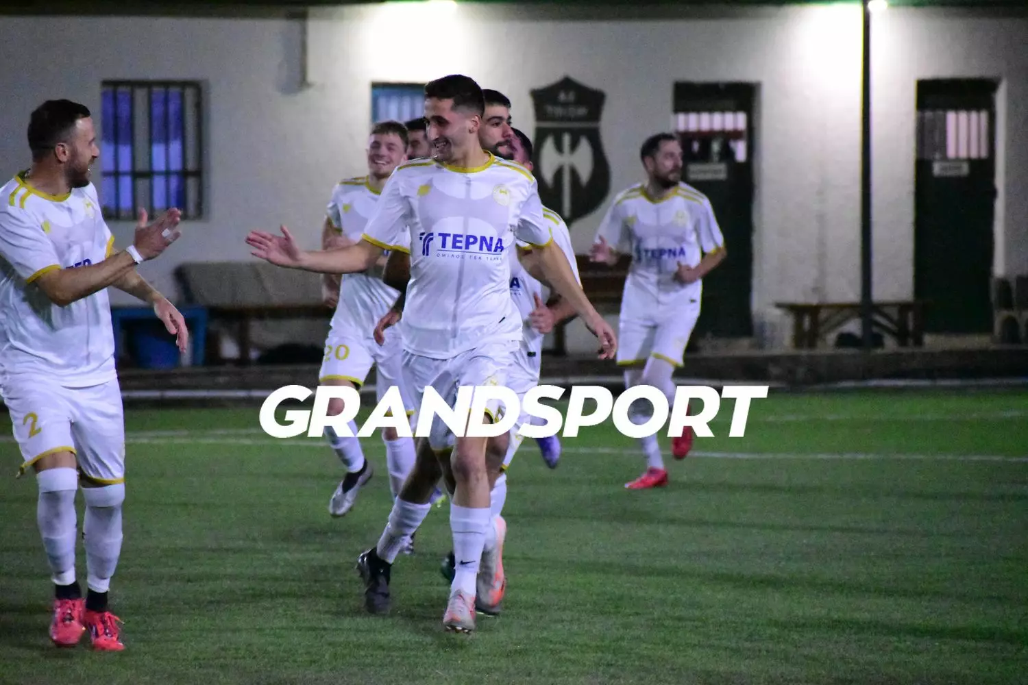 &Delta;&iota;&pi;&lambda;ό &alpha;&nu;ό&delta;&omicron;&upsilon; &gamma;&iota;&alpha; &tau;&omicron;&nu; &Omicron;&Phi;&Alpha; &sigma;&tau;&eta;&nu; &Tau;ύ&lambda;&iota;&sigma;&omicron; &mu;&epsilon; &laquo;&chi;&rho;&upsilon;&sigma;ό&raquo; &Nu;&tau;&epsilon;&lambda;ά&kappa;&eta;