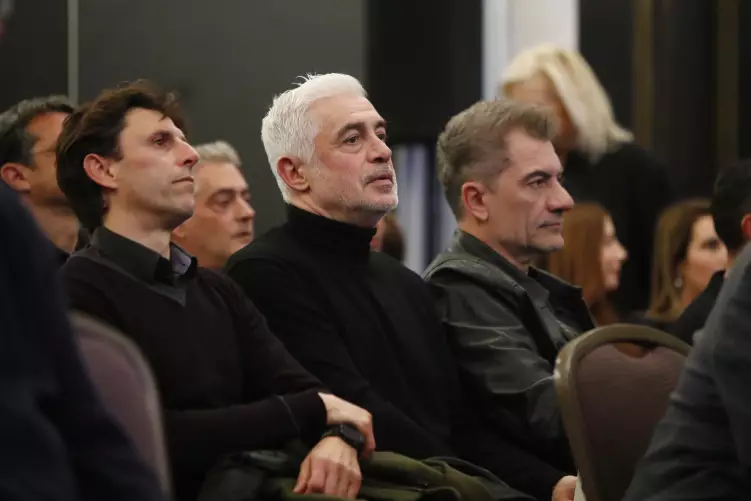 &Mu;&epsilon; &laquo;&Alpha;&nu;&alpha;&gamma;έ&nu;&nu;&eta;&sigma;&eta;&raquo; &tau;&omicron; &alpha;ύ&rho;&iota;&omicron; &tau;&omicron;&upsilon; &epsilon;&lambda;&lambda;&eta;&nu;&iota;&kappa;&omicron;ύ &pi;&omicron;&delta;&omicron;&sigma;&phi;&alpha;ί&rho;&omicron;&upsilon; &ndash; &Pi;&alpha;&rho;ώ&nu; &omicron; &Omicron;&Phi;&Eta; &mu;&epsilon; &tau;&omicron;&nu; &Sigma;&tau;έ&lambda;&iota;&omicron; &Beta;&epsilon;&nu;&epsilon;&tau;ί&delta;&eta;