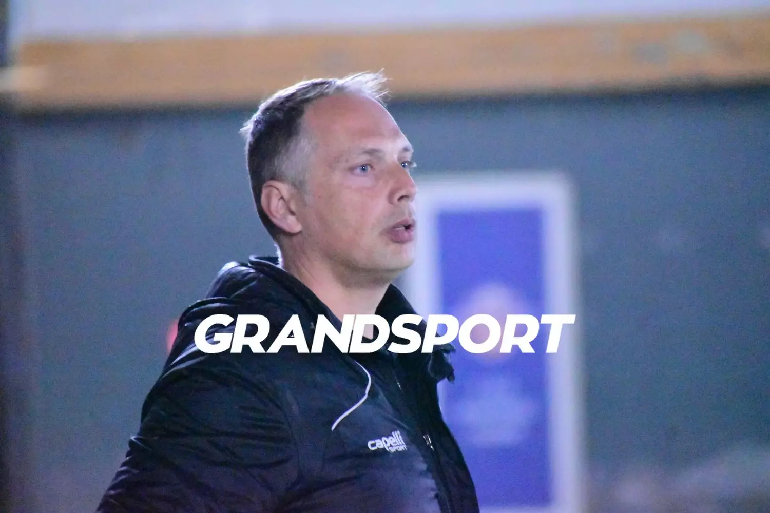 &Lambda;. &Alpha;&theta;&alpha;&nu;&alpha;&sigma;ά&kappa;&eta;&sigmaf;: &laquo;&Kappa;&alpha;&tau;&alpha;&pi;&lambda;&eta;&kappa;&tau;&iota;&kappa;ό &pi;&alpha;&iota;&chi;&nu;ί&delta;&iota;, &kappa;&rho;&alpha;&tau;ά&mu;&epsilon; &tau;&eta;&nu; &pi;&rho;&omicron;&sigma;&pi;ά&theta;&epsilon;&iota;&alpha; &tau;&omega;&nu; &pi;&alpha;&iota;&delta;&iota;ώ&nu;&raquo;