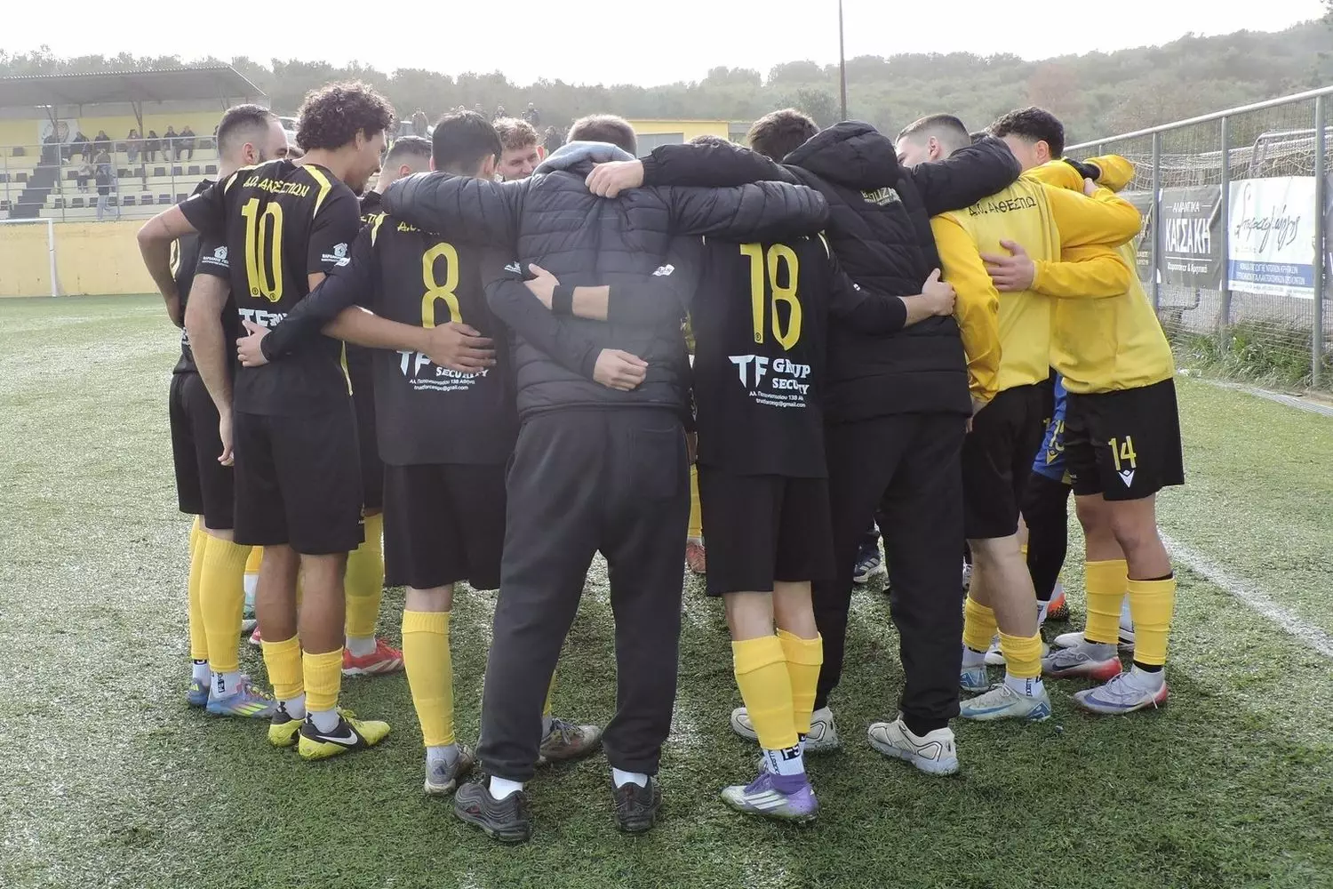 &Mu;&pi;&rho;&omicron;&sigma;&tau;ά &sigma;&epsilon; &alpha;&pi;&alpha;&iota;&tau;&eta;&tau;&iota;&kappa;ό crash test &tau;&epsilon;&sigma;&sigma;ά&rho;&omega;&nu; &alpha;&gamma;ώ&nu;&omega;&nu; &omicron; &Alpha;&nu;&theta;&epsilon;&sigma;&tau;ί&omega;&nu;!