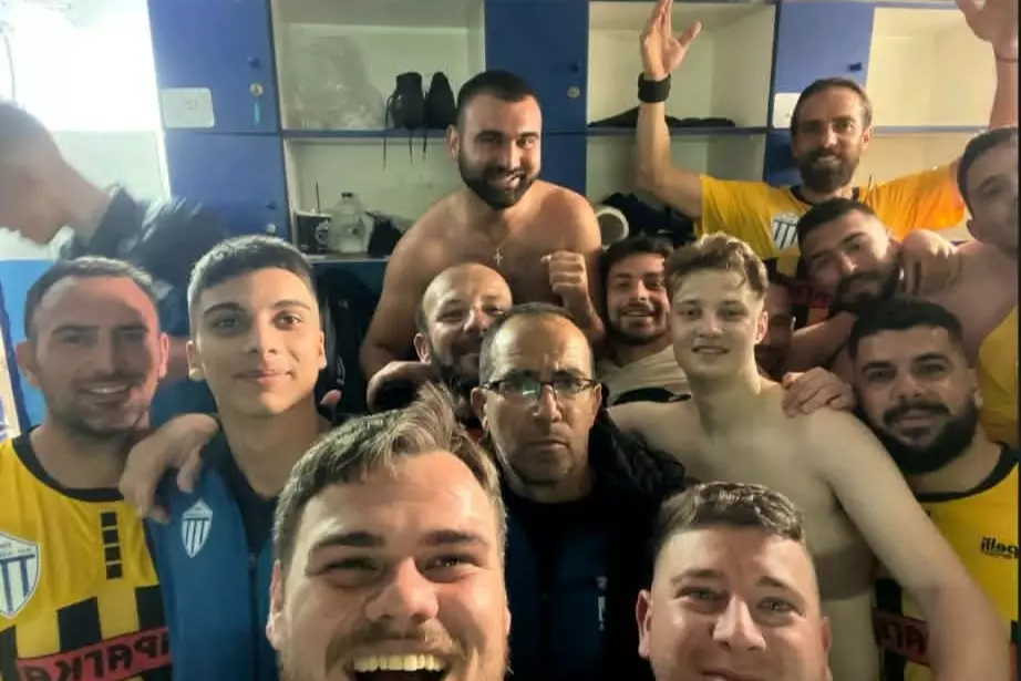 &Xi;έ&sigma;&pi;&alpha;&sigma;&mu;&alpha; &chi;&alpha;&rho;ά&sigmaf; &sigma;&tau;&omicron; &Alpha;&sigma;ή&mu;&iota; &mu;&epsilon;&tau;ά &tau;&omicron; &nu;&tau;έ&rho;&mu;&pi;&iota; &mu;&epsilon; &tau;&eta; &Delta;ό&xi;&alpha; &Gamma;&alpha;&lambda;&iota;ά&sigmaf;