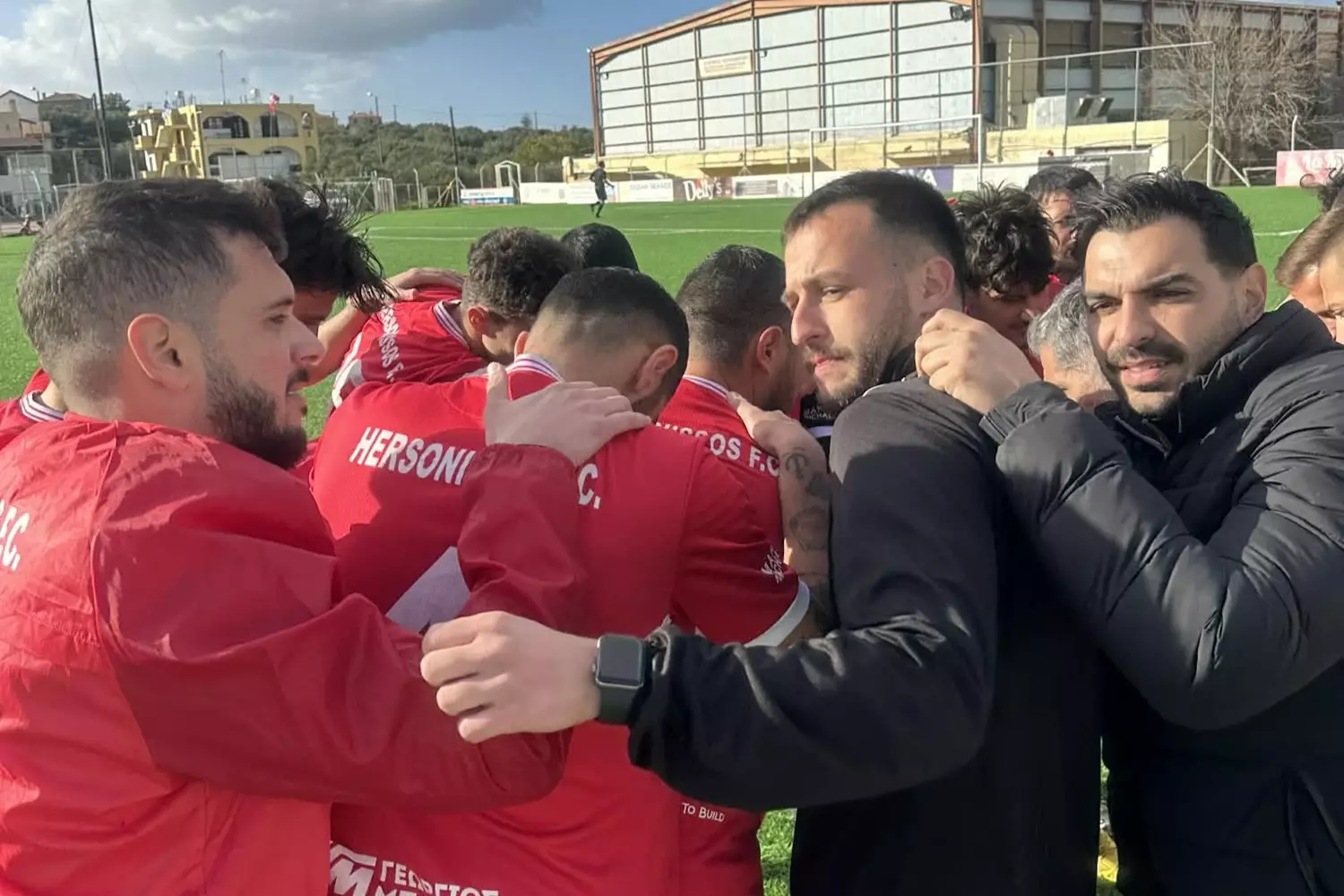 &Pi;&iota;&omicron; &omicron;&upsilon;&sigma;&iota;&alpha;&sigma;&tau;&iota;&kappa;ή &eta; &Chi;&epsilon;&rho;&sigma;ό&nu;&eta;&sigma;&omicron;&sigmaf;, 2-0 &tau;&omicron;&nu; &Mu;&omicron;&chi;ό &kappa;&alpha;&iota; &pi;&rho;ό&kappa;&rho;&iota;&sigma;&eta; &sigma;&tau;&alpha; &pi;&rho;&omicron;&eta;&mu;&iota;&tau;&epsilon;&lambda;&iota;&kappa;ά